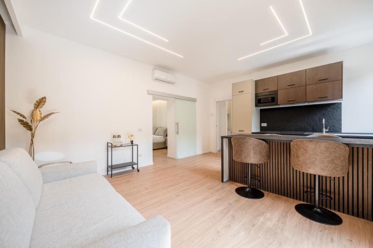 Bilocale Moderno - City Center — Photos 3
